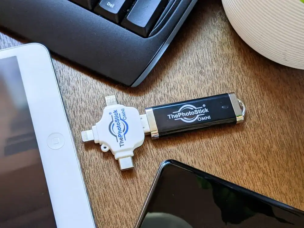 ThePhotoStick Omni - One-Click Photo Backup